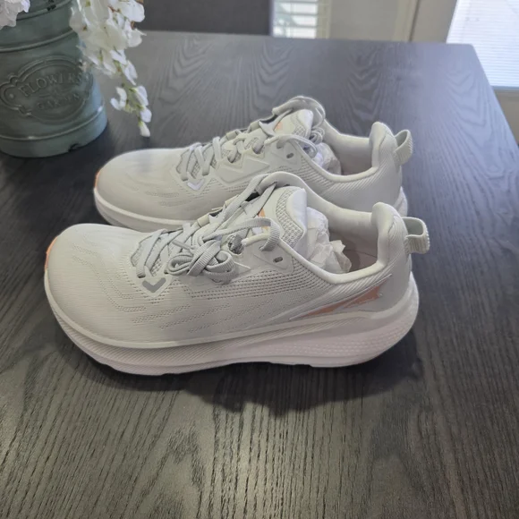 Altra Women's FWD VIA Sneakers - Light Grey - Picture 2 of 8